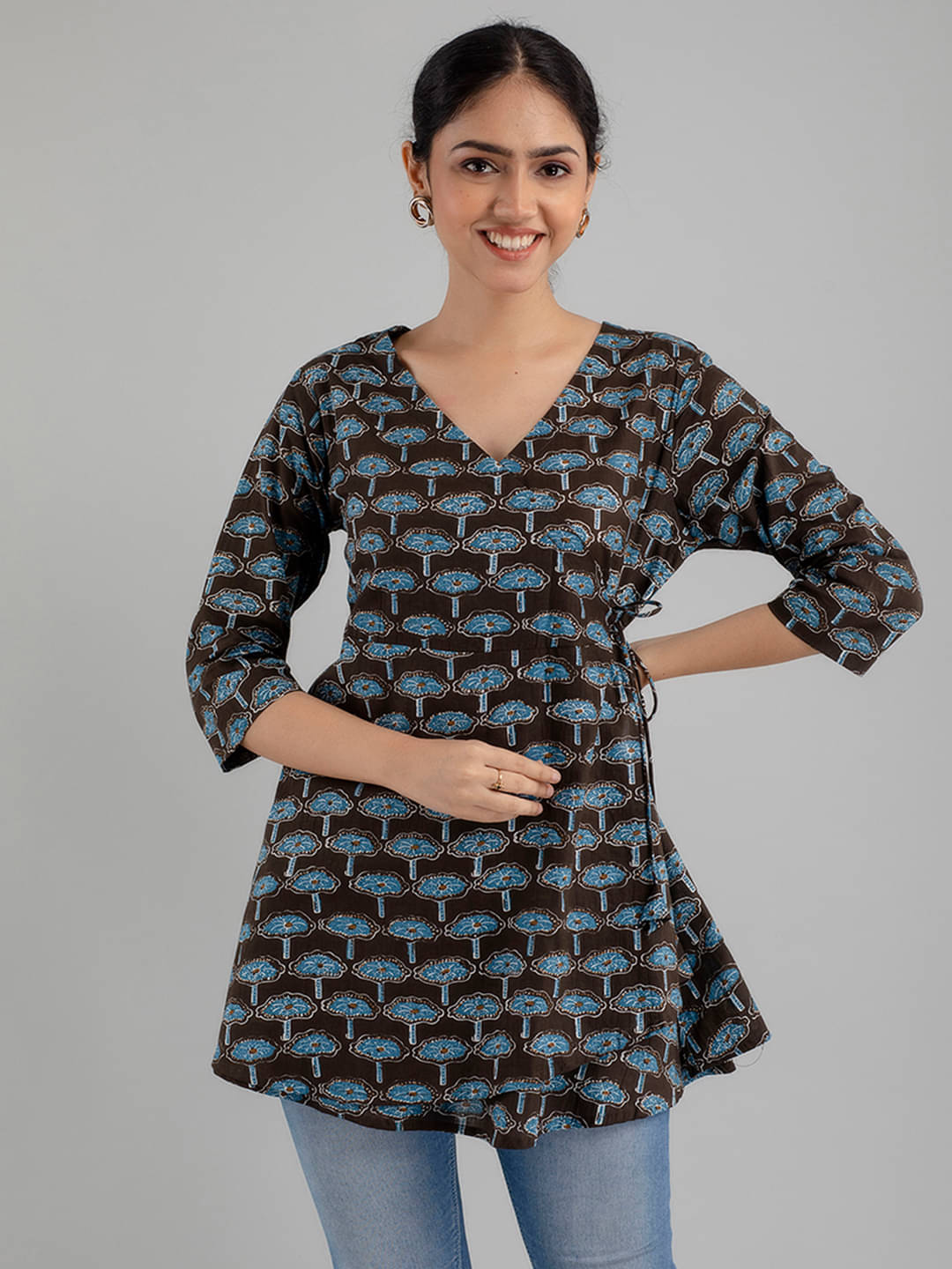 Cotton Blend Short Kurti For Women (Pack of 1) Cotton Blend Short Kurti For Women (Pack of 1)