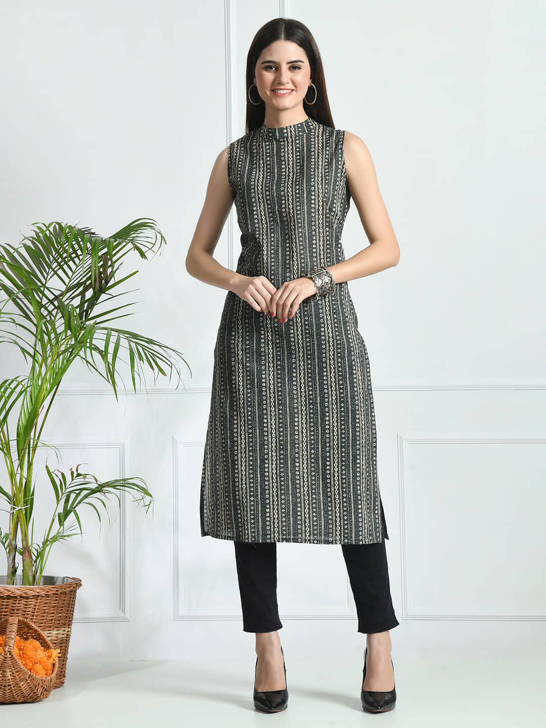 feranoid Pack of 1 Cotton Blend Printed Straight Women's Kurti - ( Green ) feranoid Pack of 1 Cotton Blend Printed Straight Women's Kurti - ( Green )