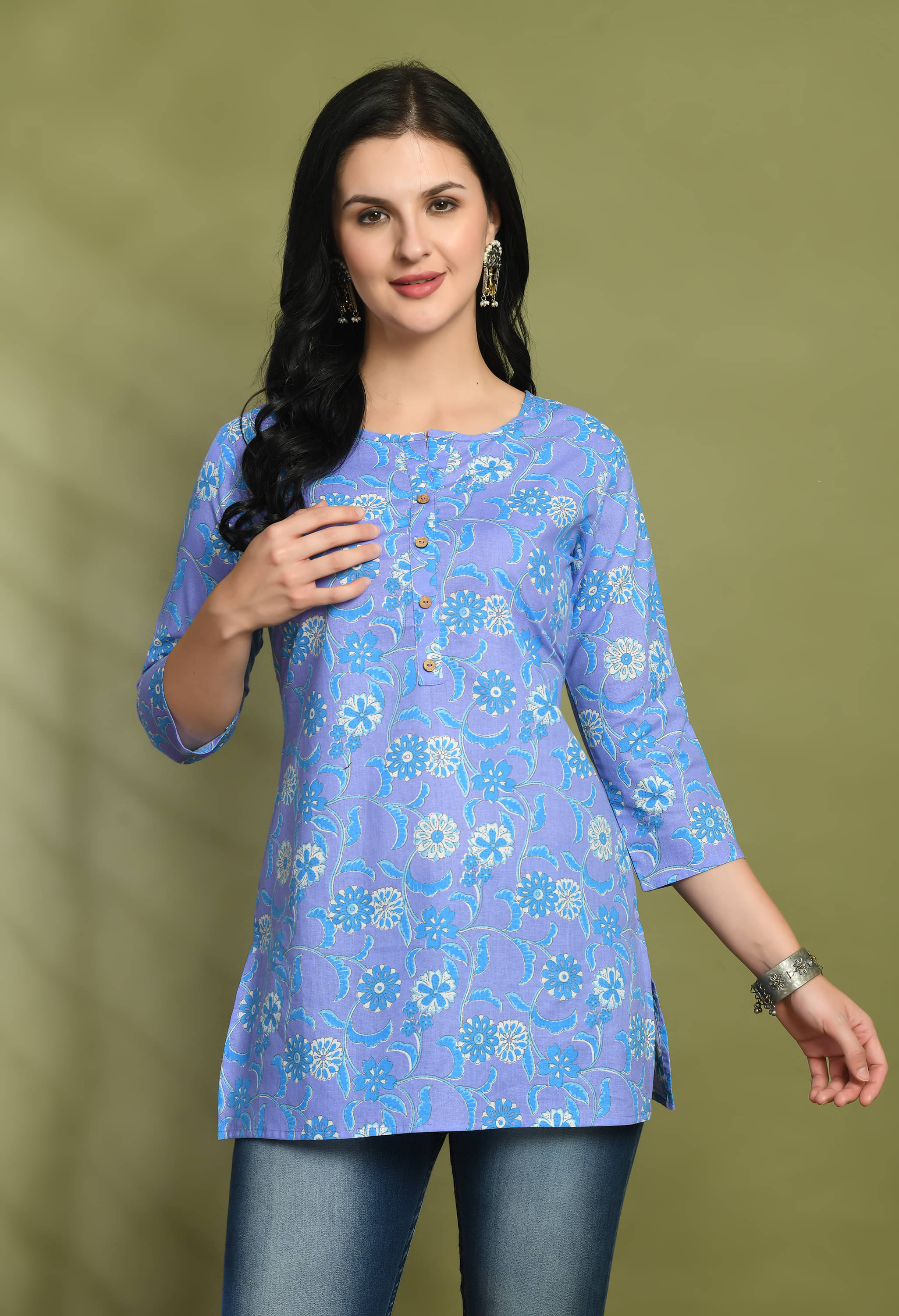     			Cotton Blend Short Kurti For Women (Pack of 1)