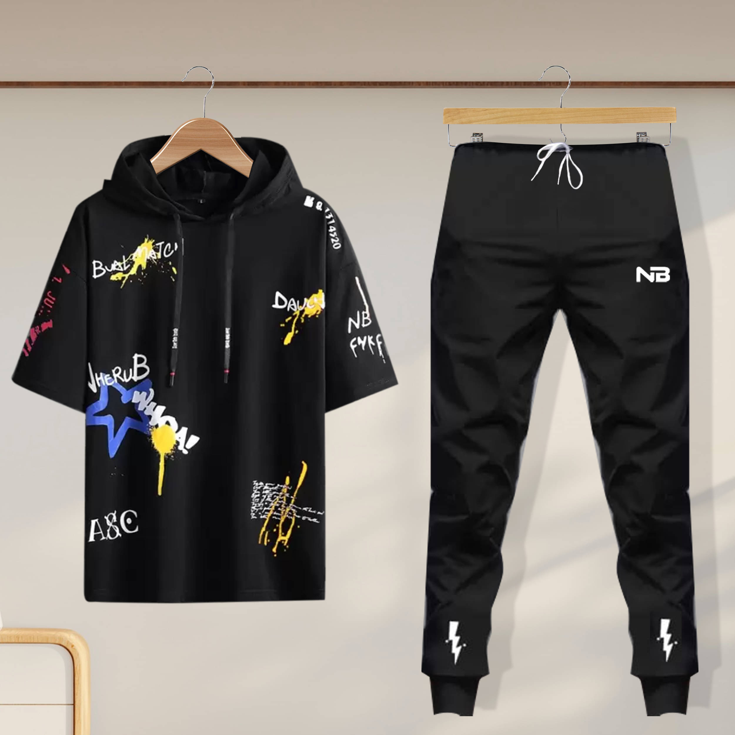     			Lieo Trend Black Cotton Blend Regular Fit Men's Tracksuit ( Pack of 1 )