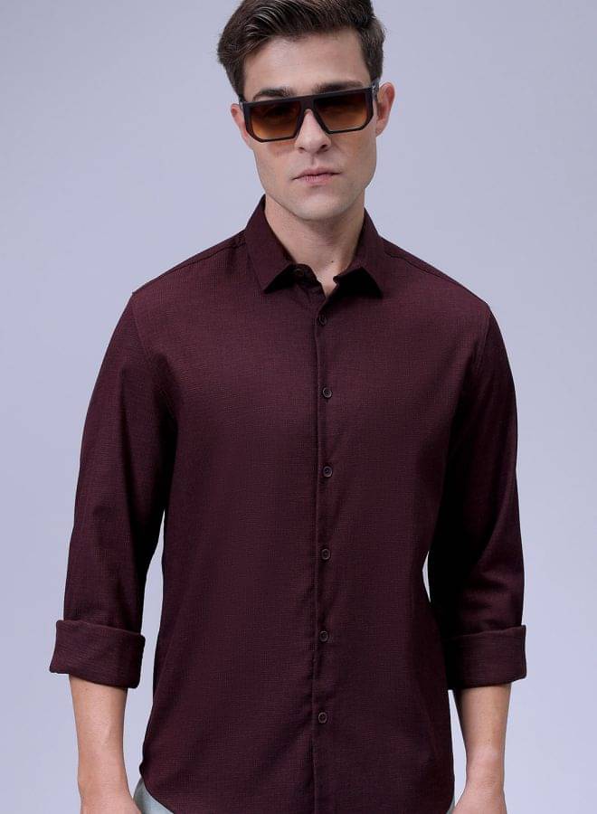 The Indian Garage Co. Poly Cotton Slim Fit Solids Full Sleeves Men's Casual Shirt - Burgundy ( Pack of 1 ) The Indian Garage Co. Poly Cotton Slim Fit Solids Full Sleeves Men's Casual Shirt - Burgundy ( Pack of 1 )
