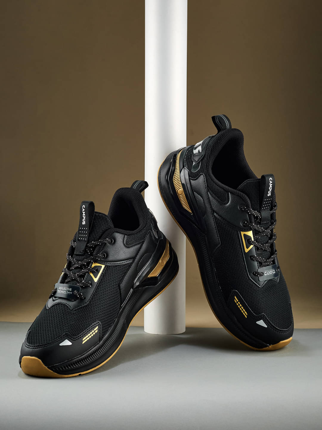     			Campus WEEKENDER Black Men's Sneakers