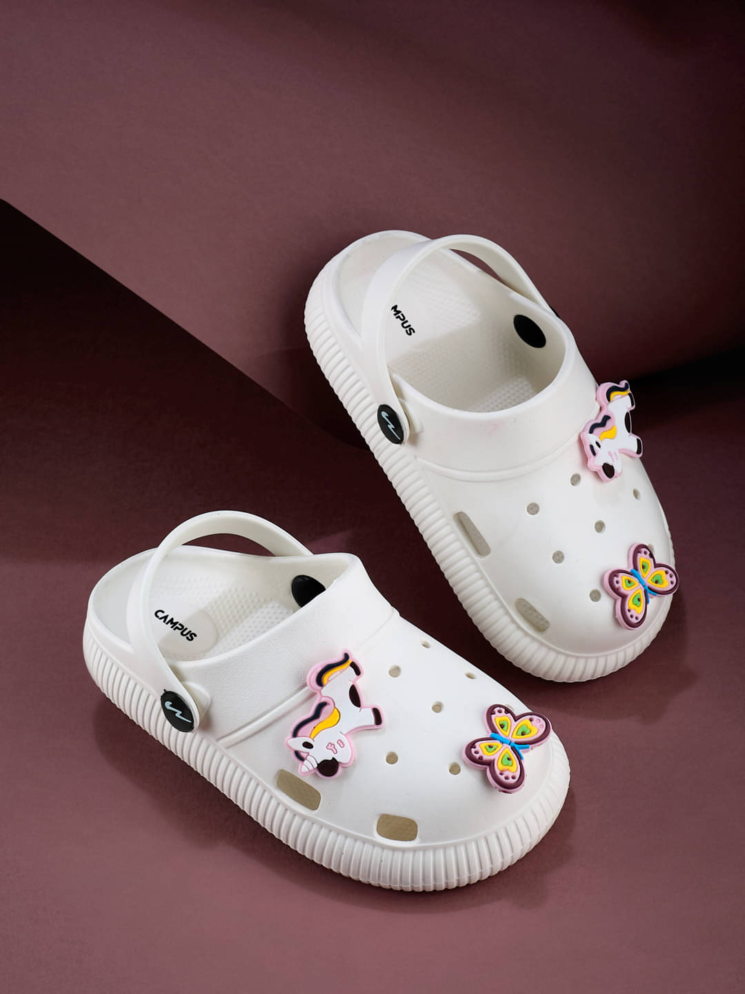     			Campus - White Boy's Clogs ( 1 Pair )