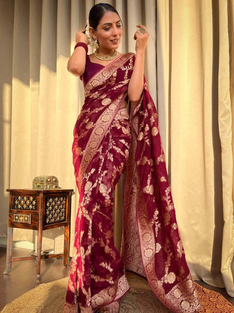 KOMAL NX Silk Blend Woven Saree With Unstitched Blouse Piece ( Maroon ) KOMAL NX Silk Blend Woven Saree With Unstitched Blouse Piece ( Maroon )