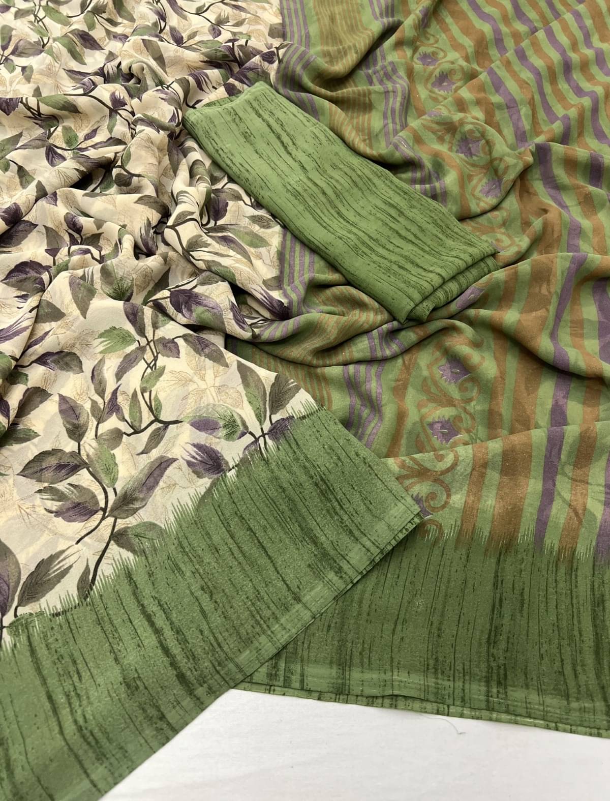 KOMAL NX Georgette Printed Saree With Unstitched Blouse Piece ( Multicolor ) KOMAL NX Georgette Printed Saree With Unstitched Blouse Piece ( Multicolor )