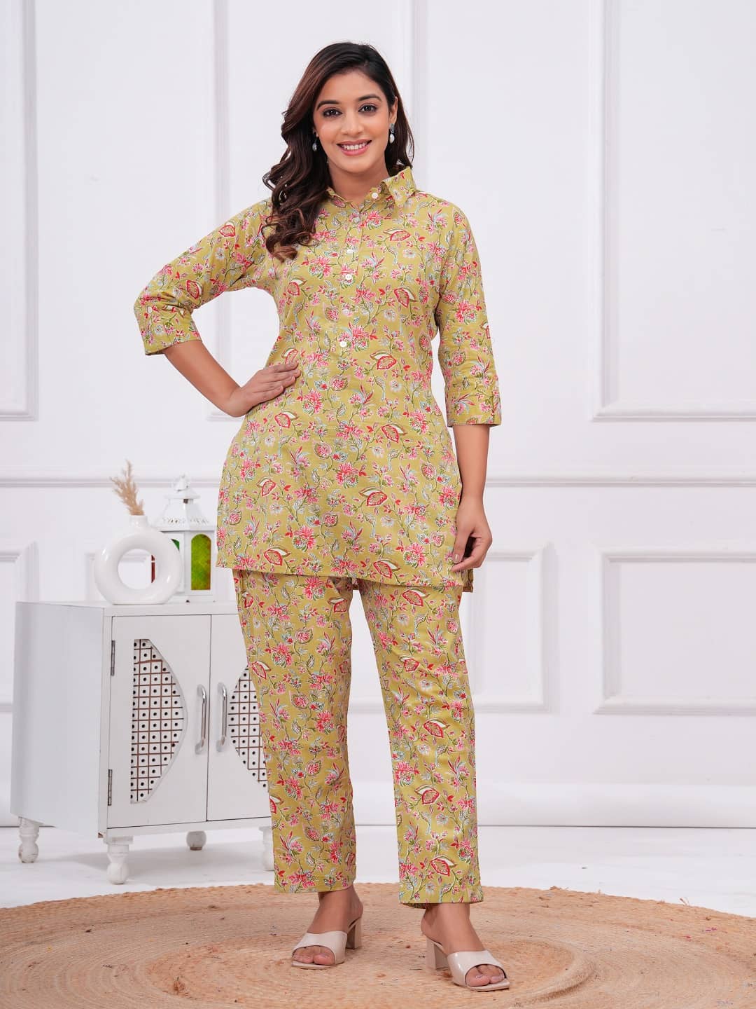Nevisha Style Women Printed Tunic With Trousers Co-Ord Set ( Brown )