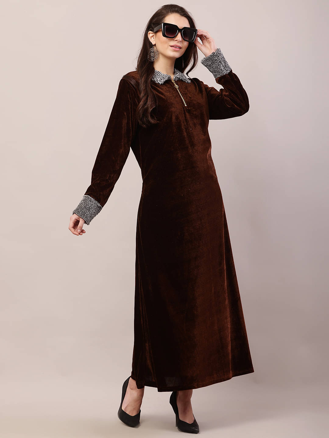     			RAABTA FASHIION Women Velvet Solid Gown ( Brown )