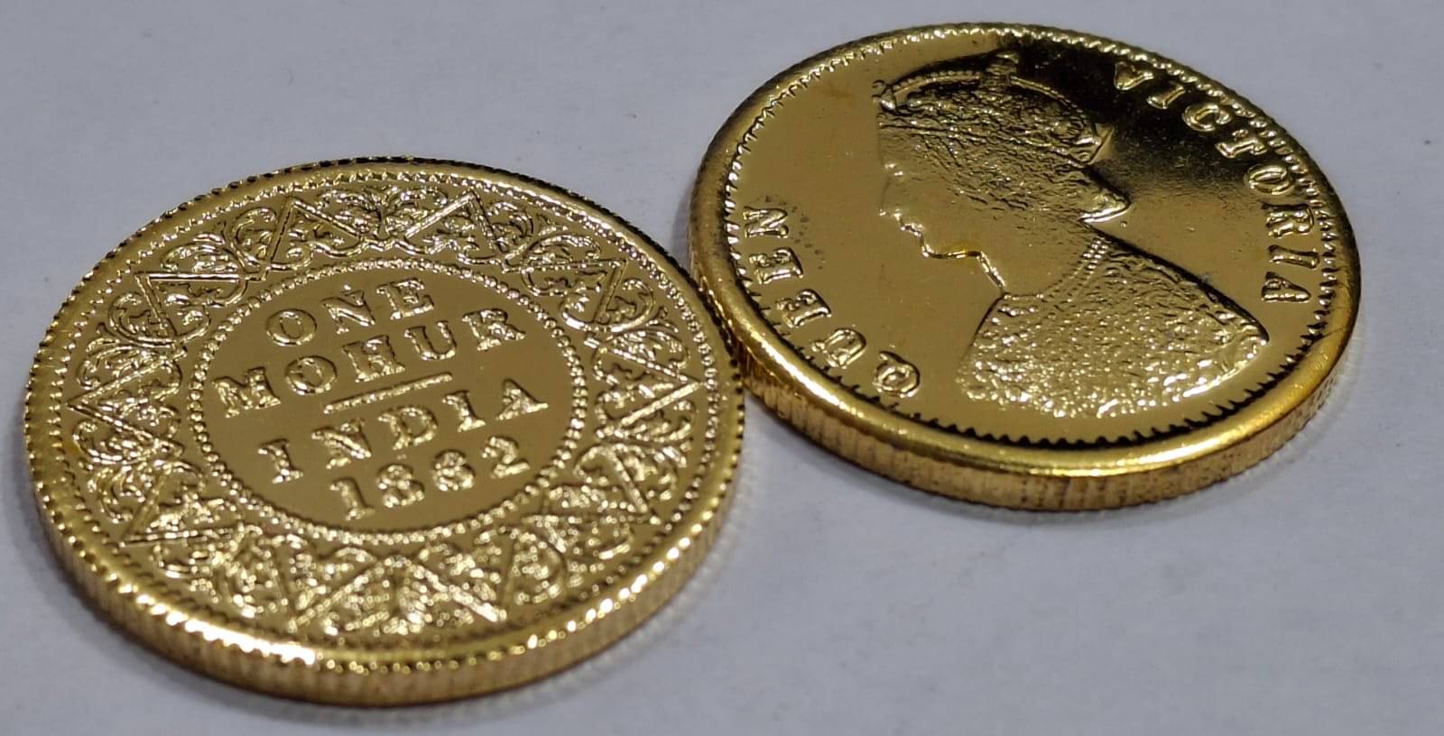 1862 ONE MOHOR VICTORIA BRITISH INDIA GOLD PLATED RARE COIN     			1862 ONE MOHOR VICTORIA BRITISH INDIA GOLD PLATED RARE COIN