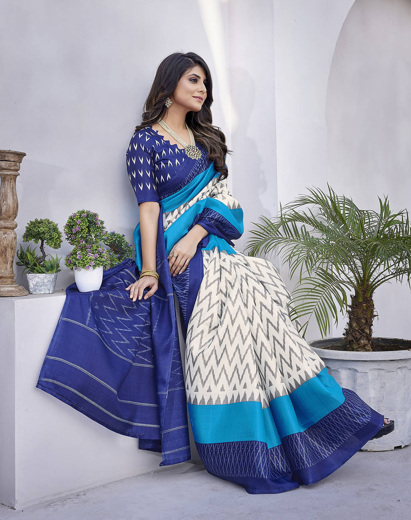     			Yashika Art Silk Printed Saree With Unstitched Blouse Piece ( Blue )