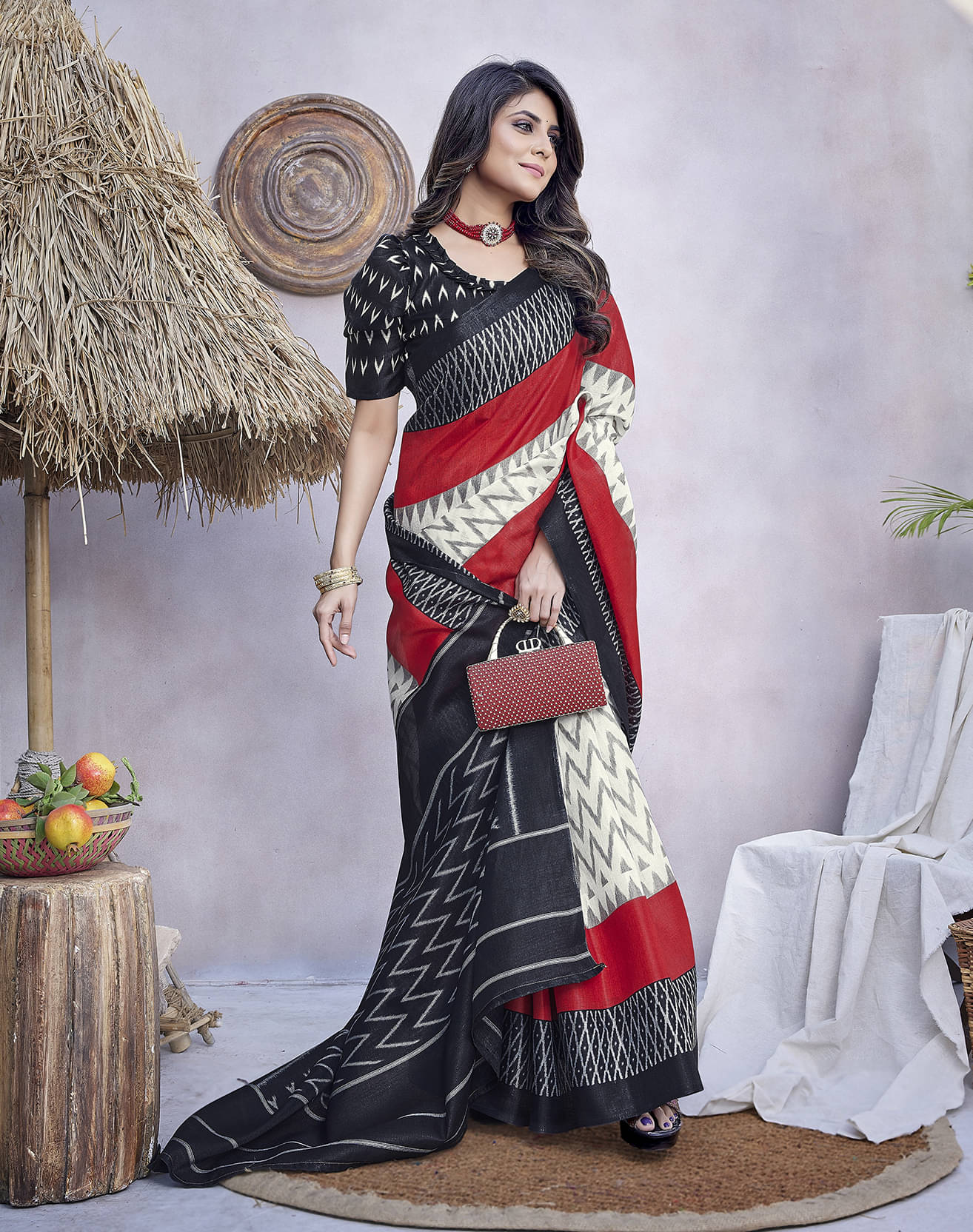     			Yashika Art Silk Printed Saree With Unstitched Blouse Piece ( Black )