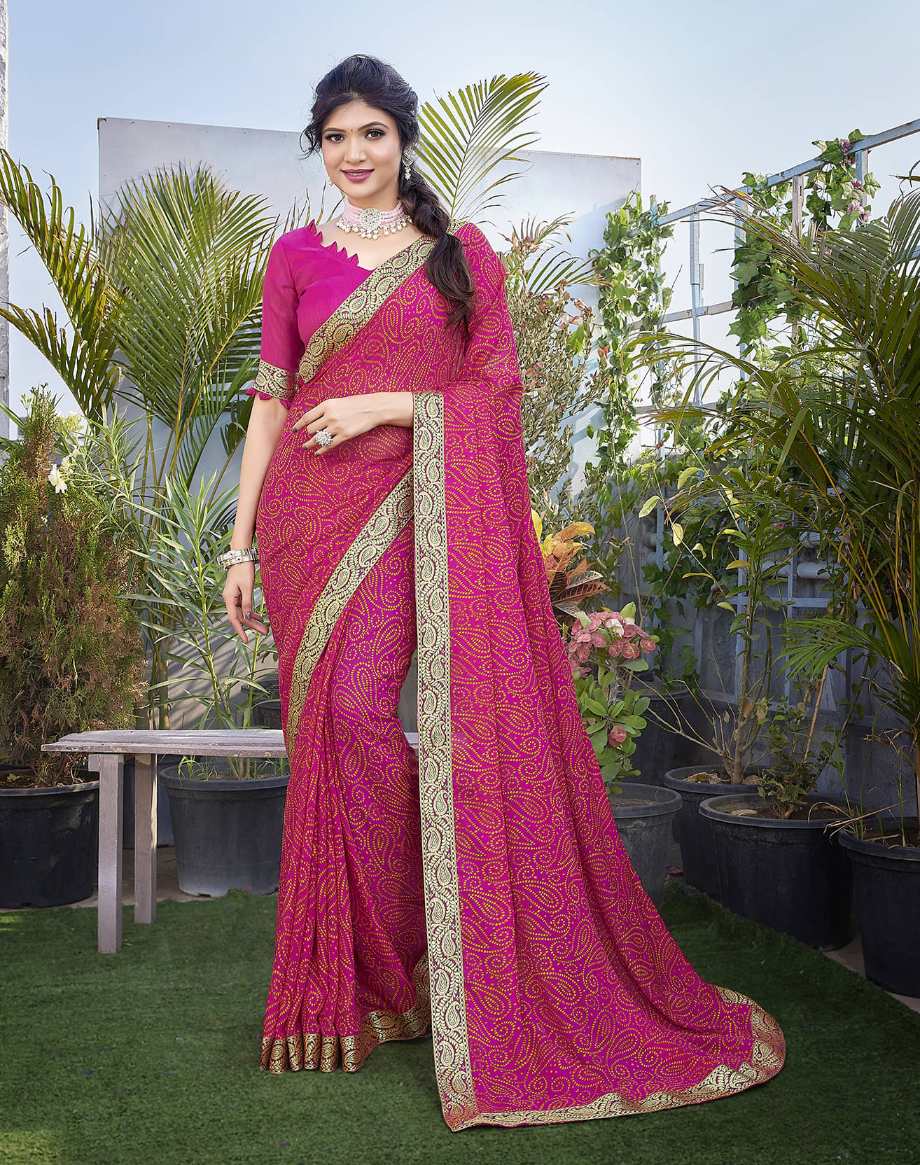 Yashika Georgette Printed Saree With Unstitched Blouse Piece ( Pink )     			Yashika Georgette Printed Saree With Unstitched Blouse Piece ( Pink )