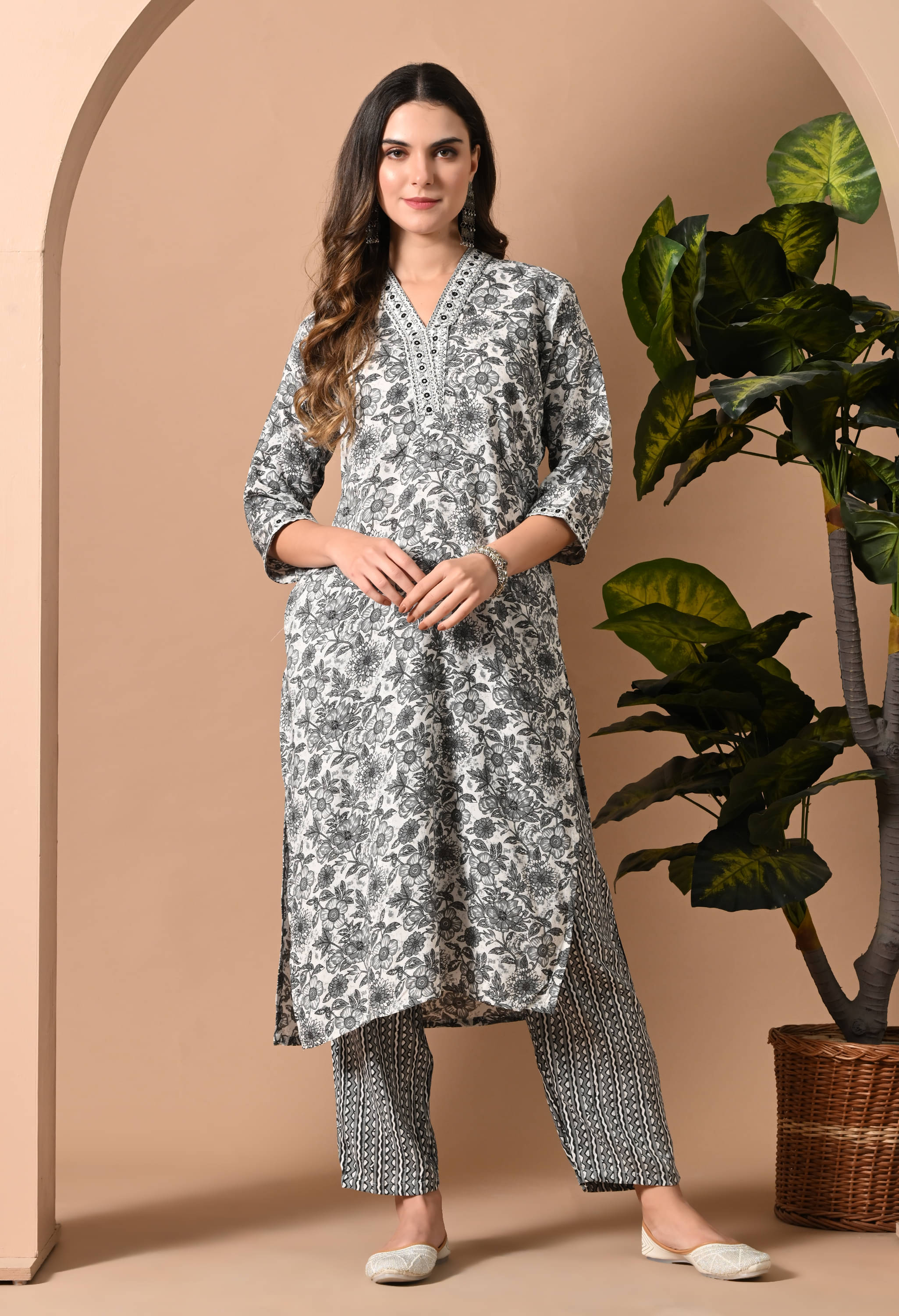 Doriya Cotton Blend Printed Kurti With Pants Women's Stitched Salwar Suit - Grey ( Pack of 1 ) Doriya Cotton Blend Printed Kurti With Pants Women's Stitched Salwar Suit - Grey ( Pack of 1 )