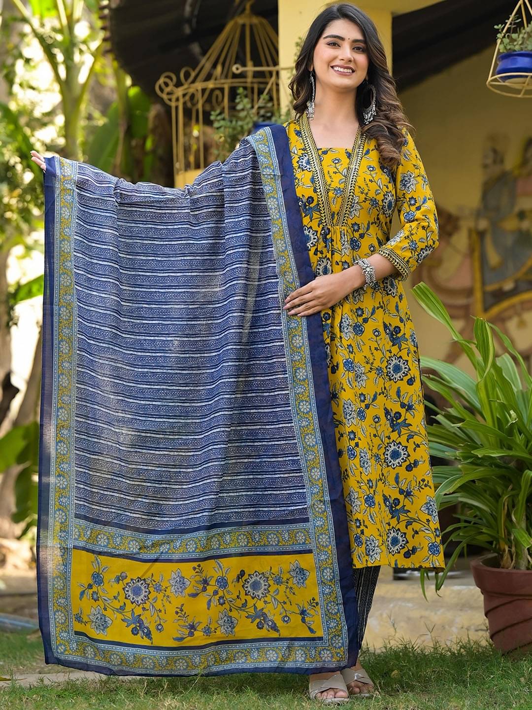 JULEE Women Cotton Blend Printed Straight Kurti With Pants ( Yellow ) JULEE Women Cotton Blend Printed Straight Kurti With Pants ( Yellow )