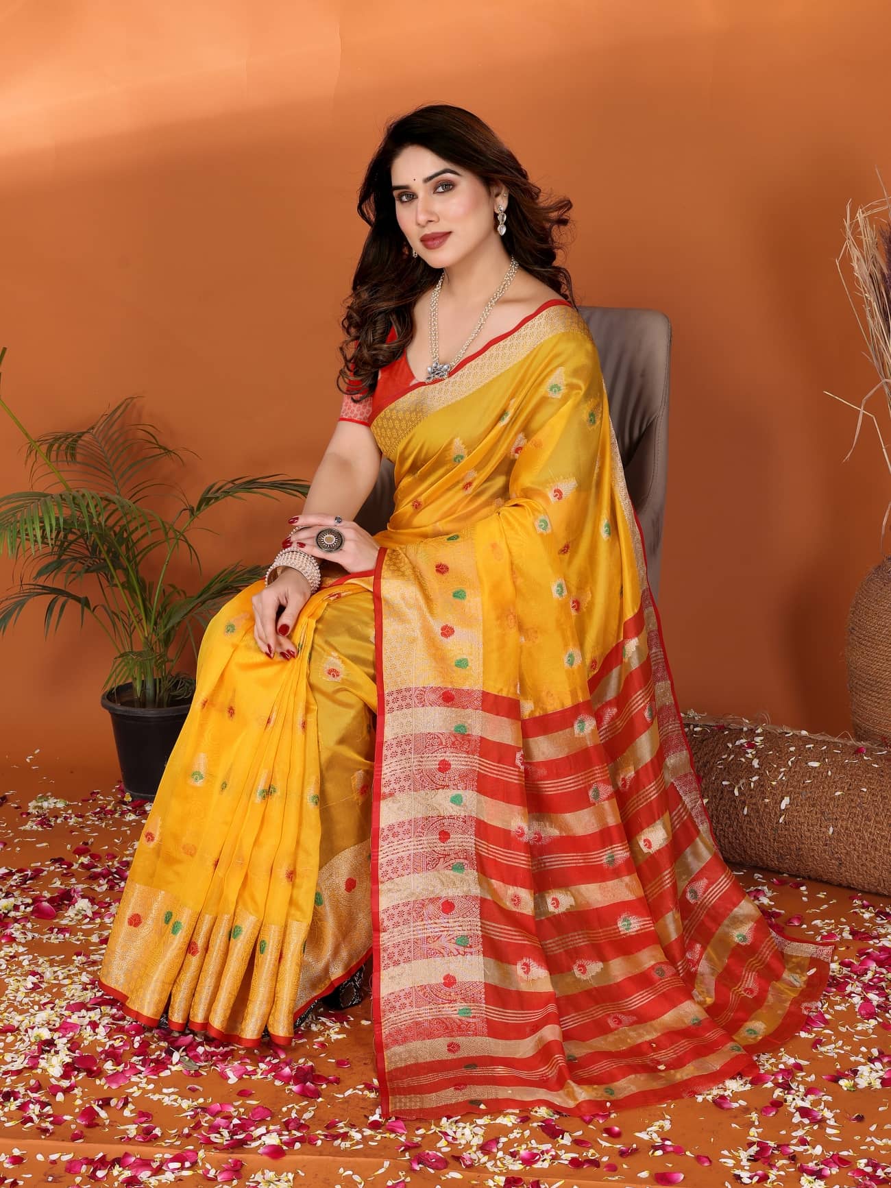 NightBlue Cotton Woven Saree With Unstitched Blouse Piece ( Yellow ) - Sarees | Buy online on ZillyBuy