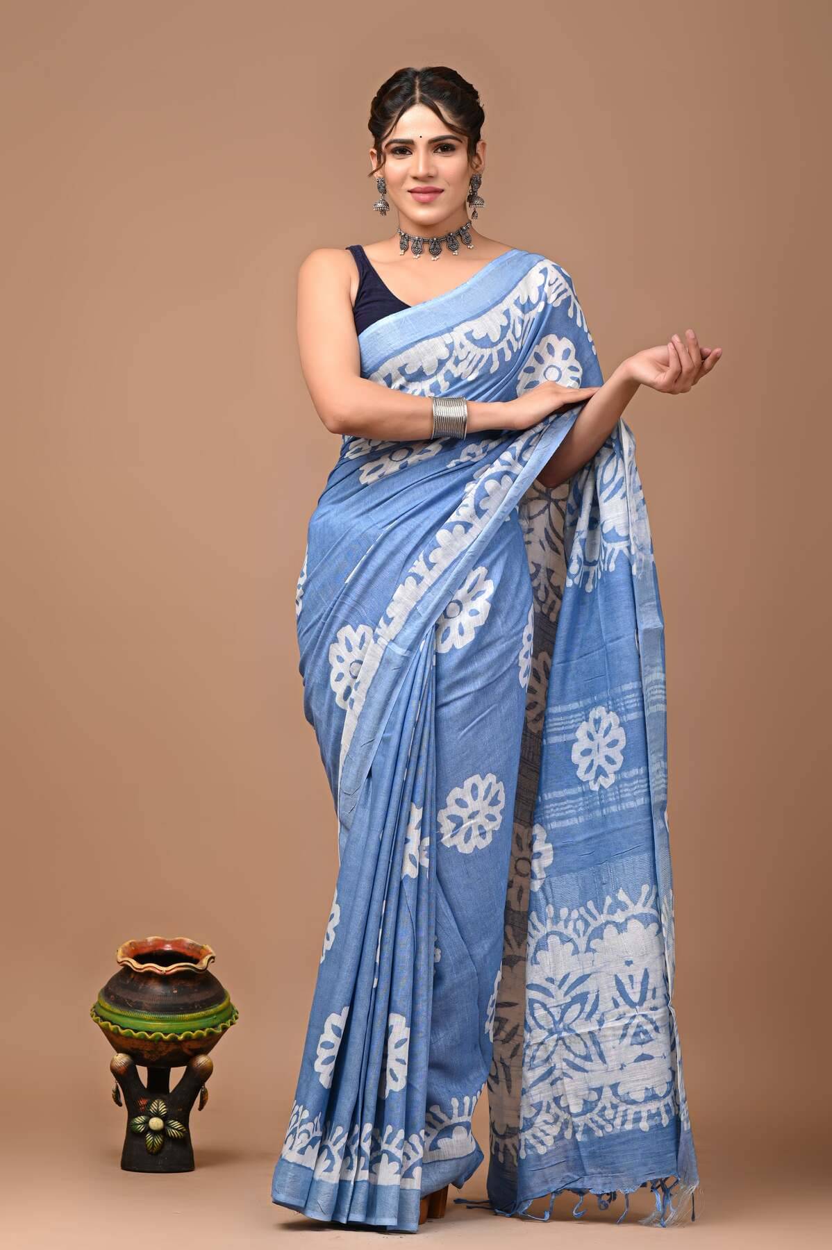     			NightBlue Linen Printed Saree With Unstitched Blouse Piece ( Light Blue )