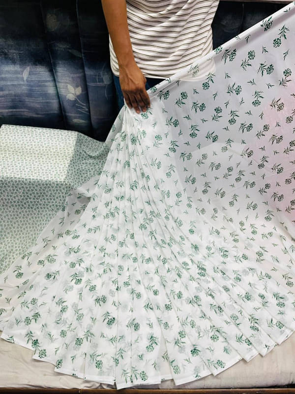     			Sitanjali Georgette Printed Saree With Unstitched Blouse Piece ( Green )