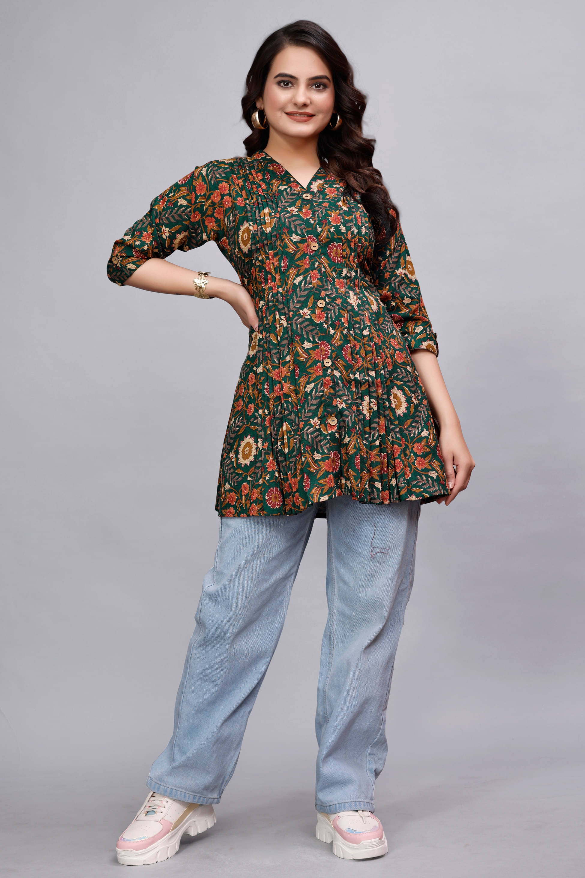     			Devakii Women's Cotton Blend Tunic ( Green )
