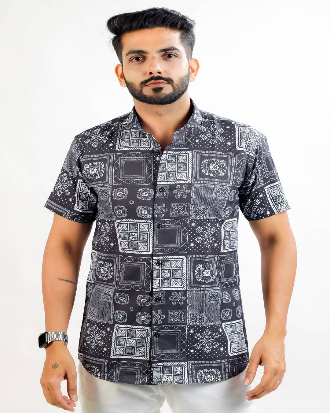     			HARPITA Cotton Blend Regular Fit Printed Half Sleeves Men's Casual Shirt - Black ( Pack of 1 )