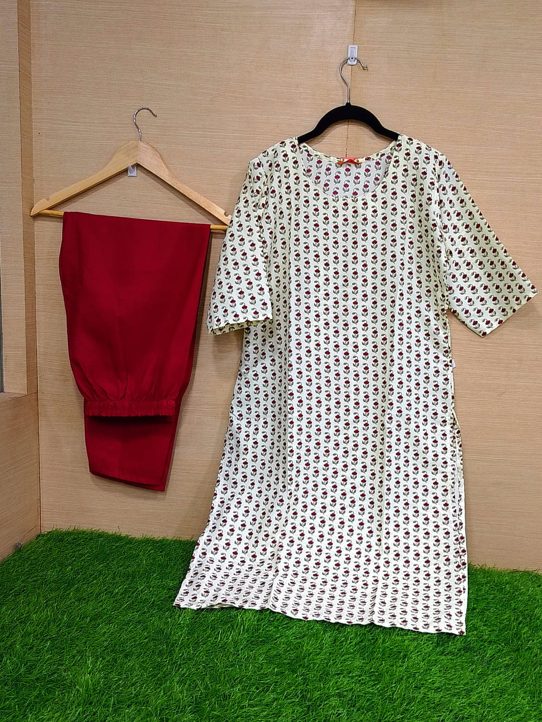     			Ethnicbasket Pack of 1 Crepe Printed Straight Women's Kurti - ( Off White )