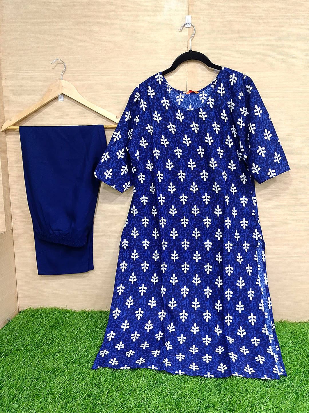     			1 Stop Fashion Pack of 1 Crepe Printed Straight Women's Kurti - ( Blue )