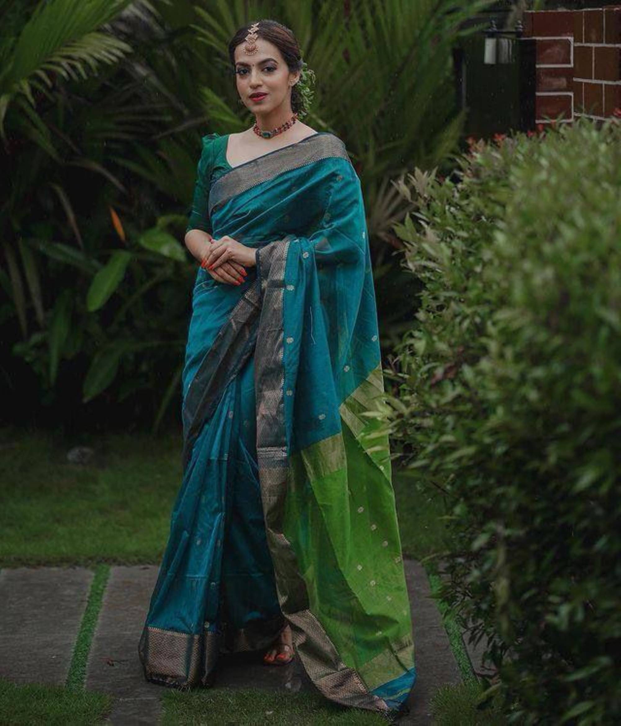     			Pheasant Cotton Blend Woven Saree With Unstitched Blouse Piece ( Pink )