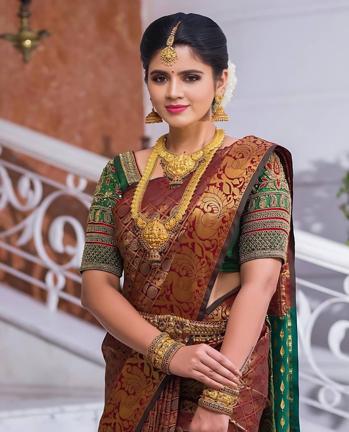 Pheasant Jacquard Woven Saree With Unstitched Blouse Piece ( Maroon ) Pheasant Jacquard Woven Saree With Unstitched Blouse Piece ( Maroon )