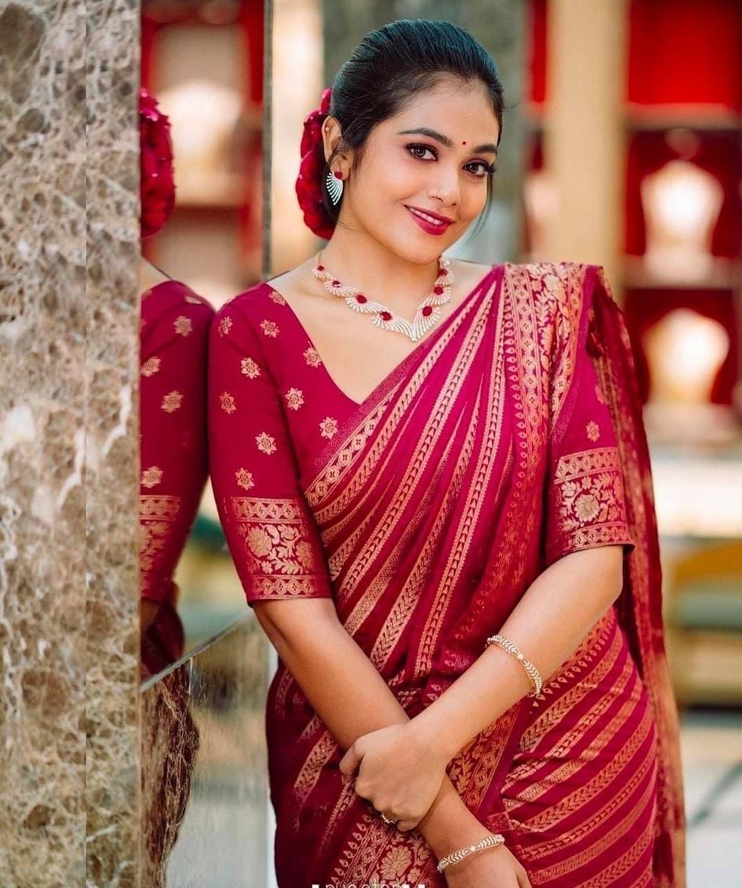     			Pheasant Jacquard Printed Saree With Unstitched Blouse Piece ( Pink )