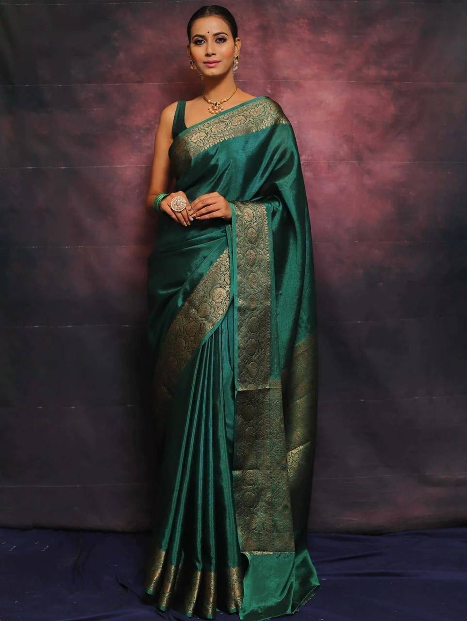     			Pheasant Jacquard Woven Saree With Unstitched Blouse Piece ( Light Green )