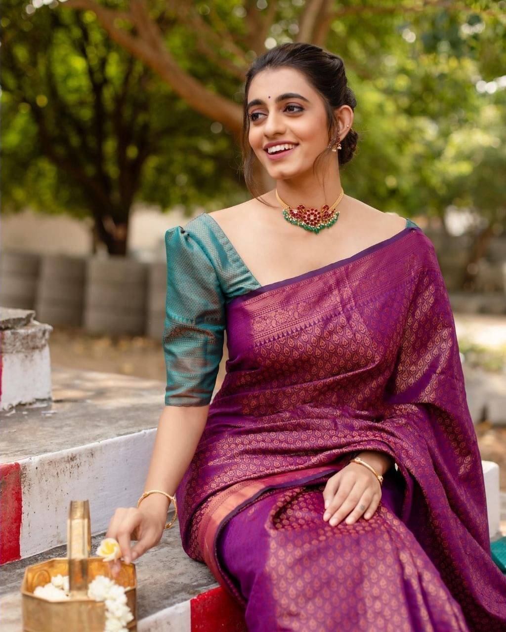 Pheasant Jacquard Applique Saree With Unstitched Blouse Piece ( Purple ) Pheasant Jacquard Applique Saree With Unstitched Blouse Piece ( Purple )