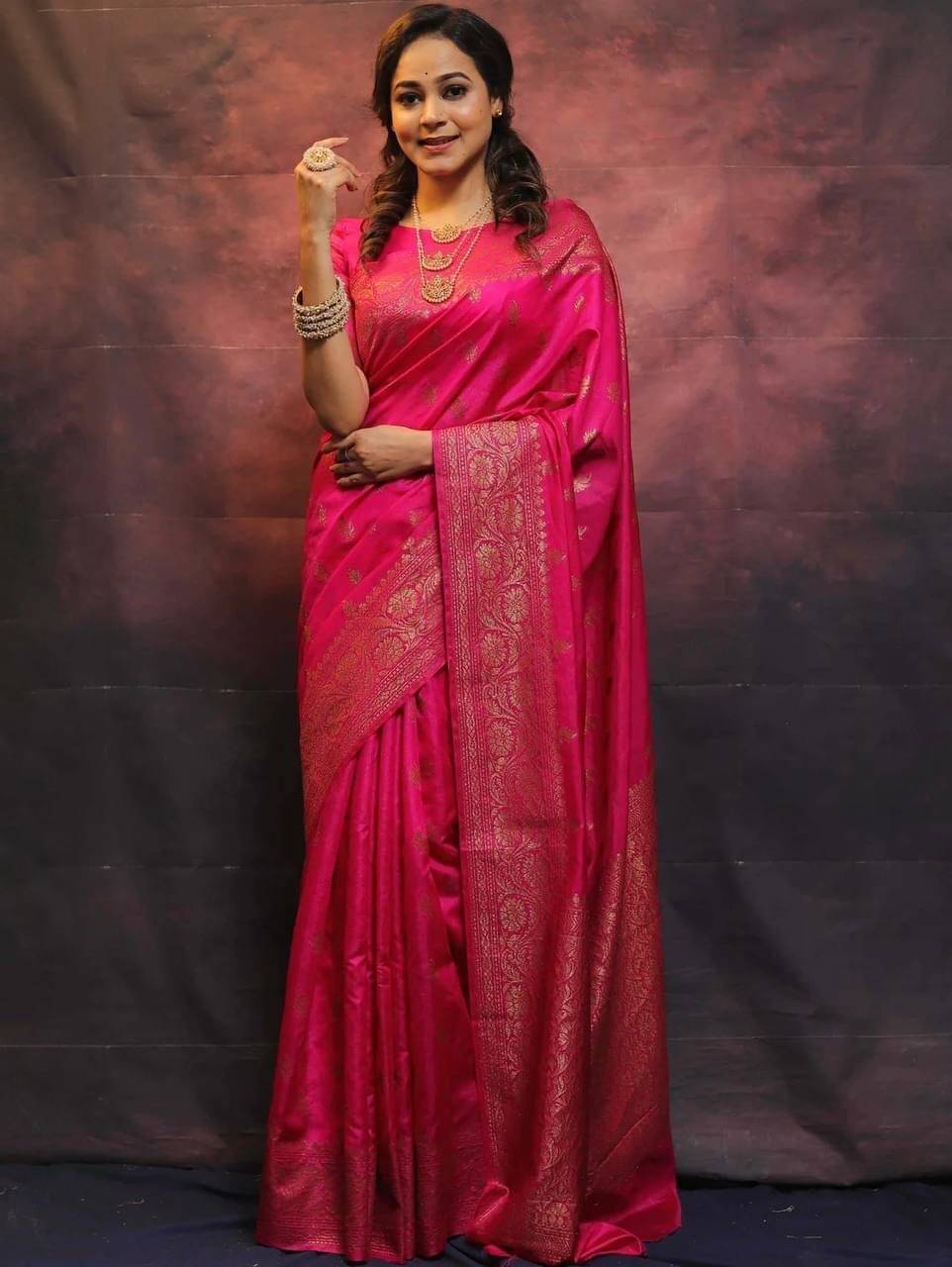 Pheasant Jacquard Woven Saree With Unstitched Blouse Piece ( Pink ) Pheasant Jacquard Woven Saree With Unstitched Blouse Piece ( Pink )