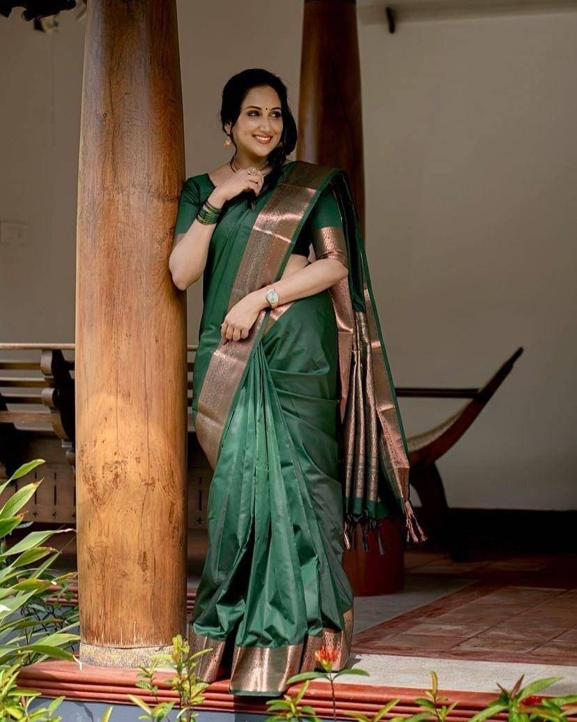     			Pheasant Jacquard Applique Saree With Unstitched Blouse Piece ( Green )