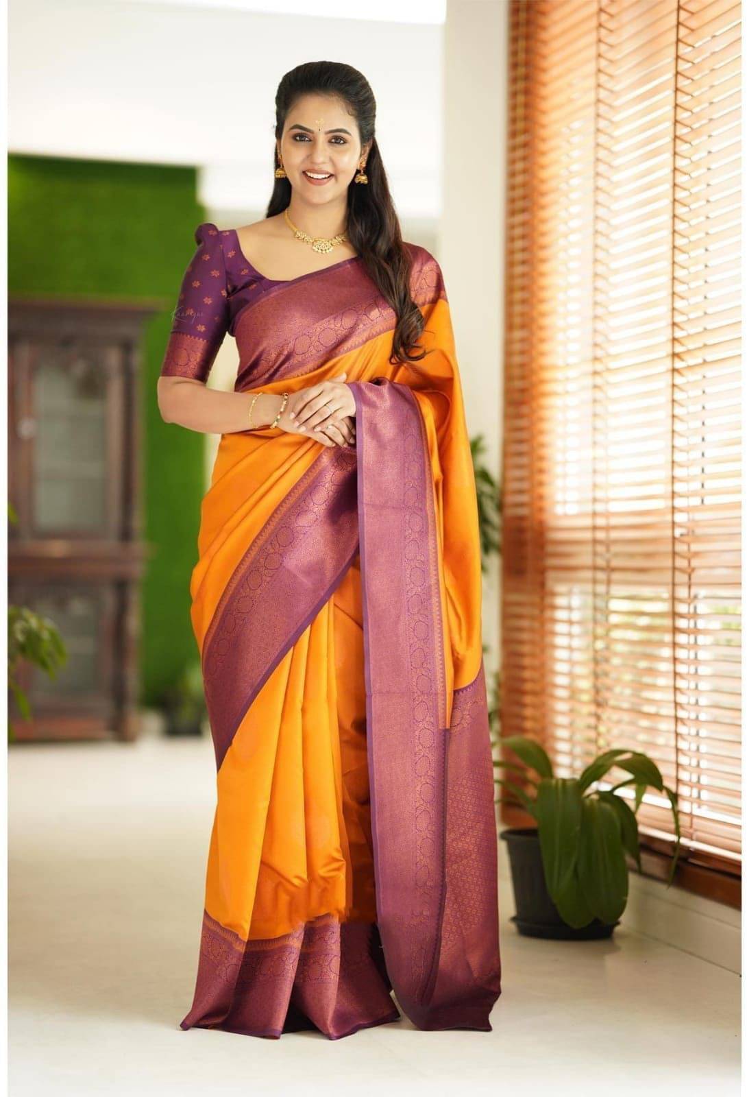     			Pheasant Jacquard Applique Saree With Unstitched Blouse Piece ( Orange )