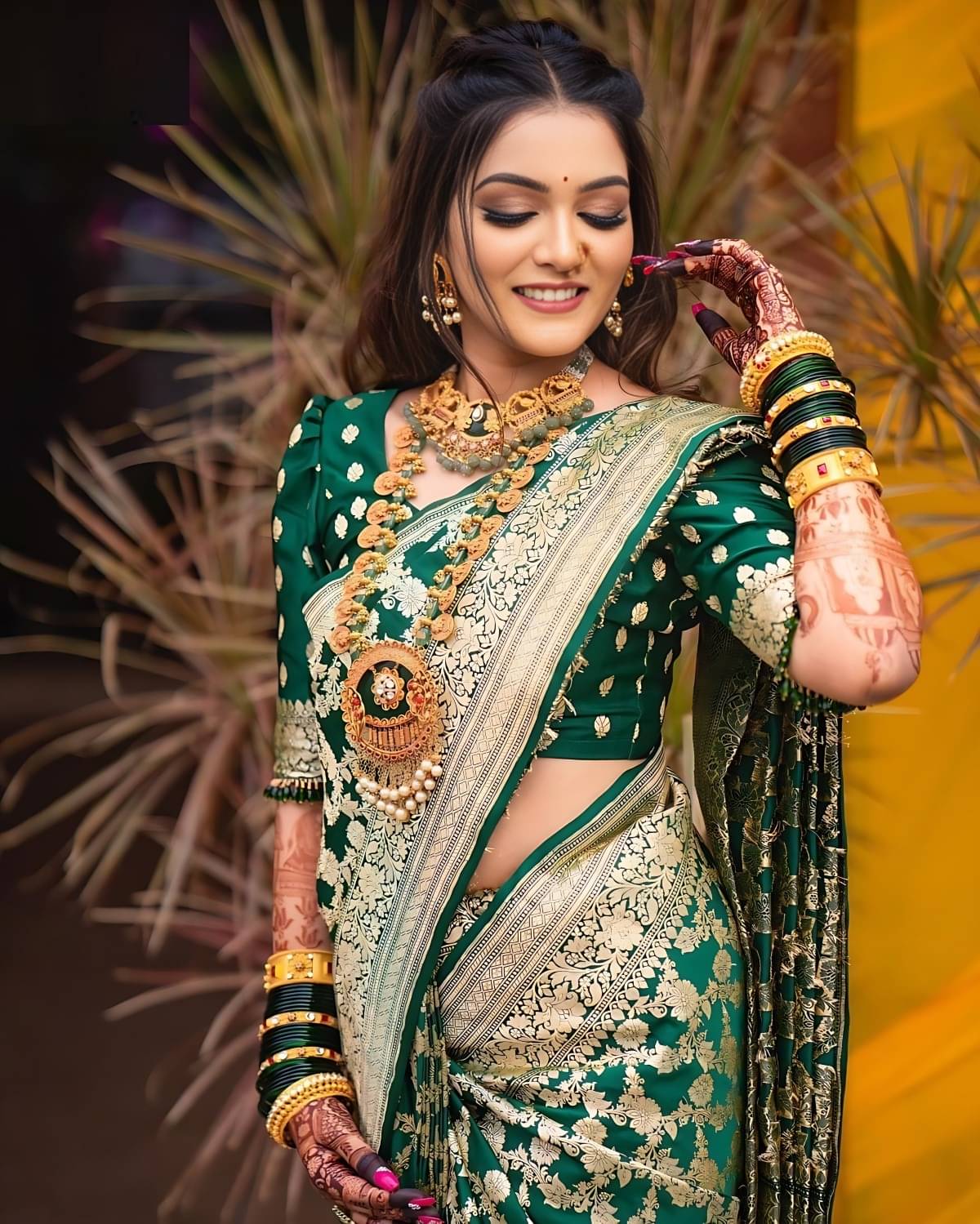 Pheasant Jacquard Woven Saree With Unstitched Blouse Piece ( Green ) Pheasant Jacquard Woven Saree With Unstitched Blouse Piece ( Green )