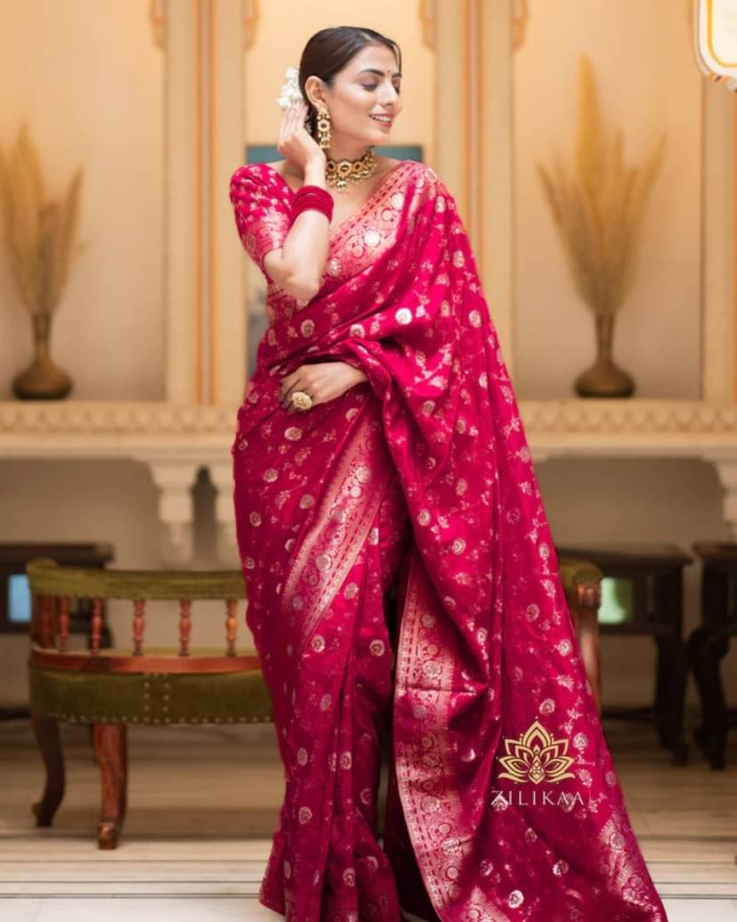     			Pheasant Jacquard Woven Saree With Unstitched Blouse Piece ( Pink )