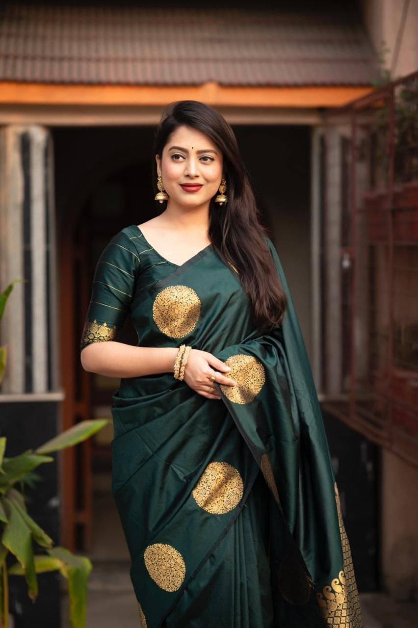     			Pheasant Jacquard Woven Saree With Unstitched Blouse Piece ( Green )