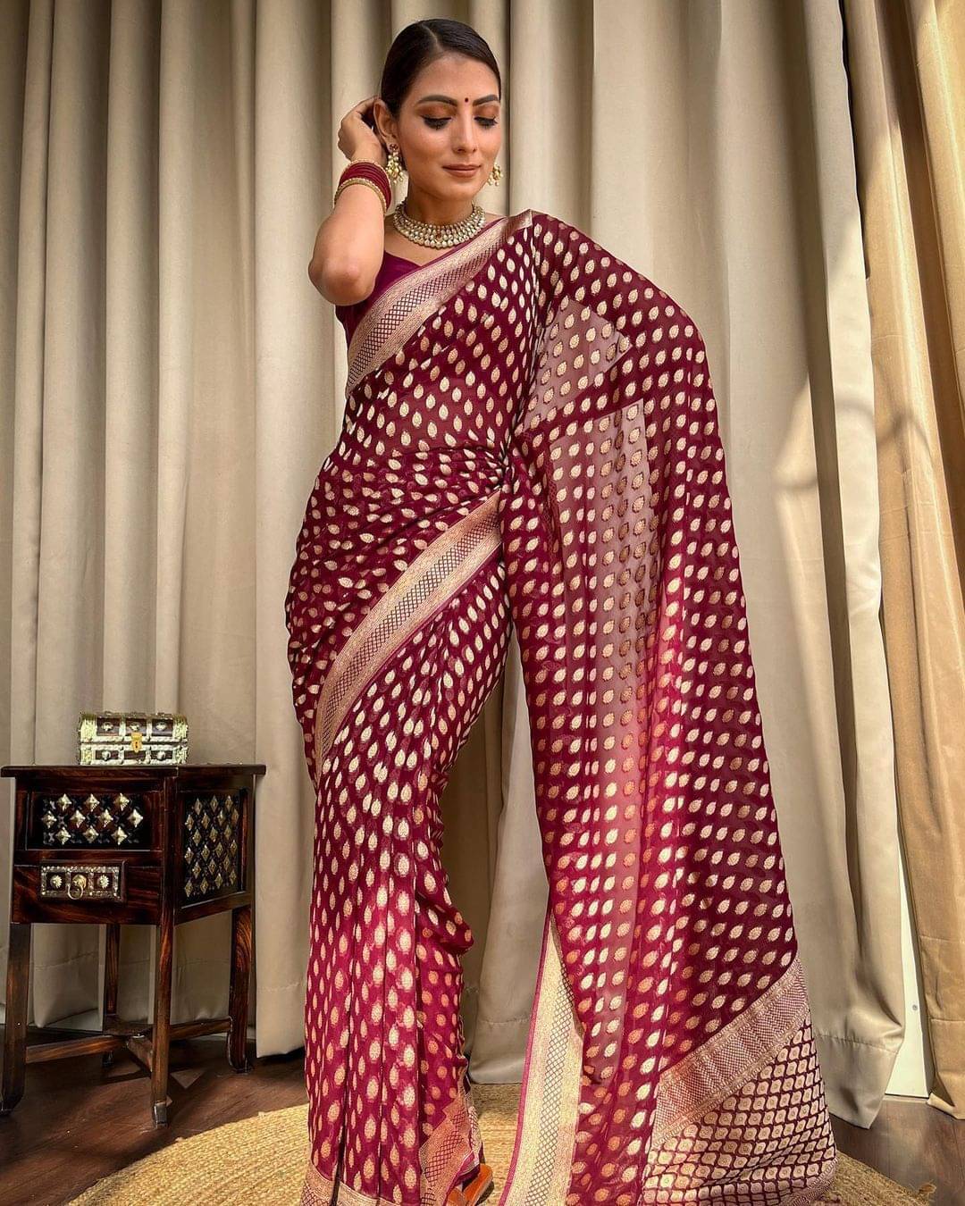 Pheasant Jacquard Woven Saree With Unstitched Blouse Piece ( Maroon ) Pheasant Jacquard Woven Saree With Unstitched Blouse Piece ( Maroon )