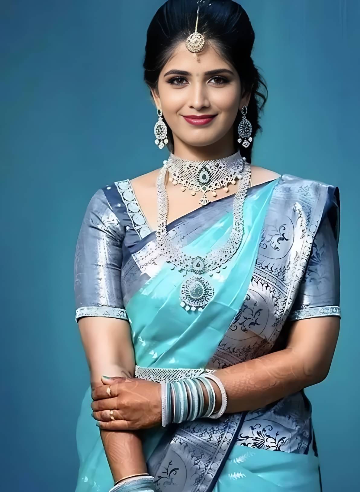 Pheasant Jacquard Applique Saree With Unstitched Blouse Piece ( Light Blue ) Pheasant Jacquard Applique Saree With Unstitched Blouse Piece ( Light Blue )