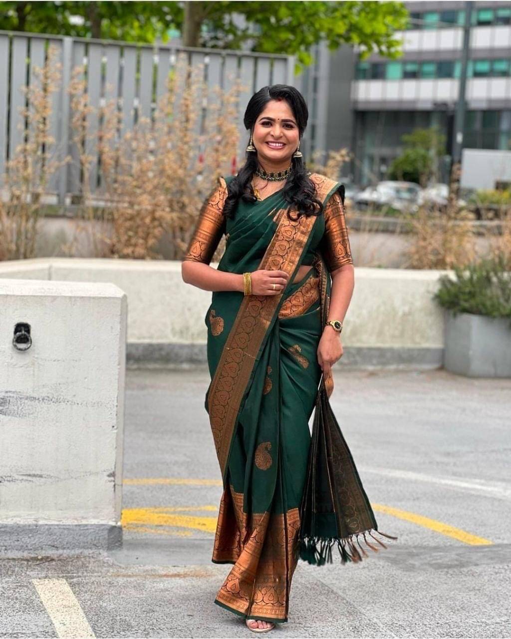     			Pheasant Jacquard Woven Saree With Unstitched Blouse Piece ( Green )