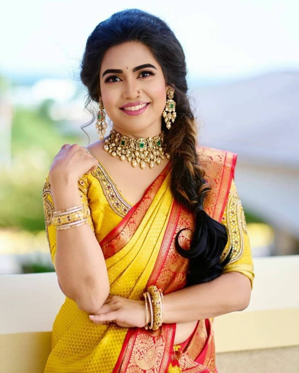 Pheasant Jacquard Applique Saree With Unstitched Blouse Piece ( Yellow ) Pheasant Jacquard Applique Saree With Unstitched Blouse Piece ( Yellow )