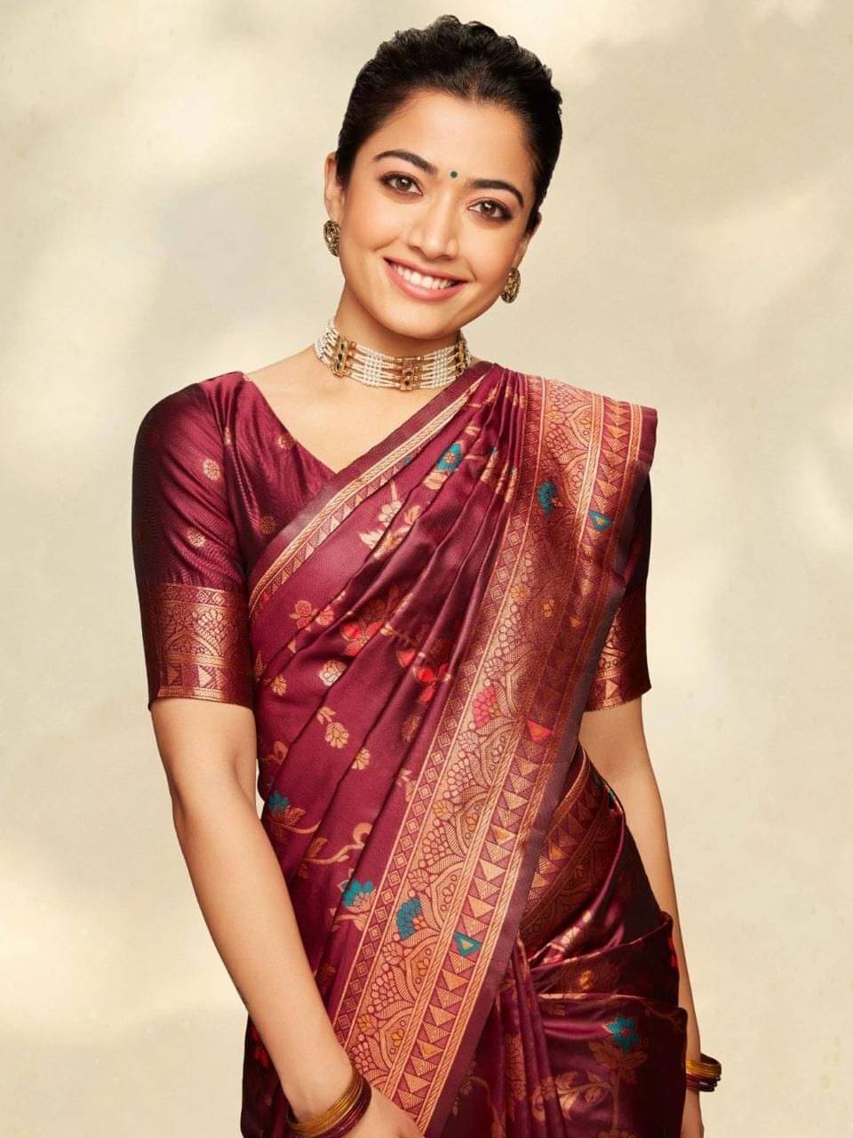    			Pheasant Silk Blend Printed Saree With Unstitched Blouse Piece ( Maroon )