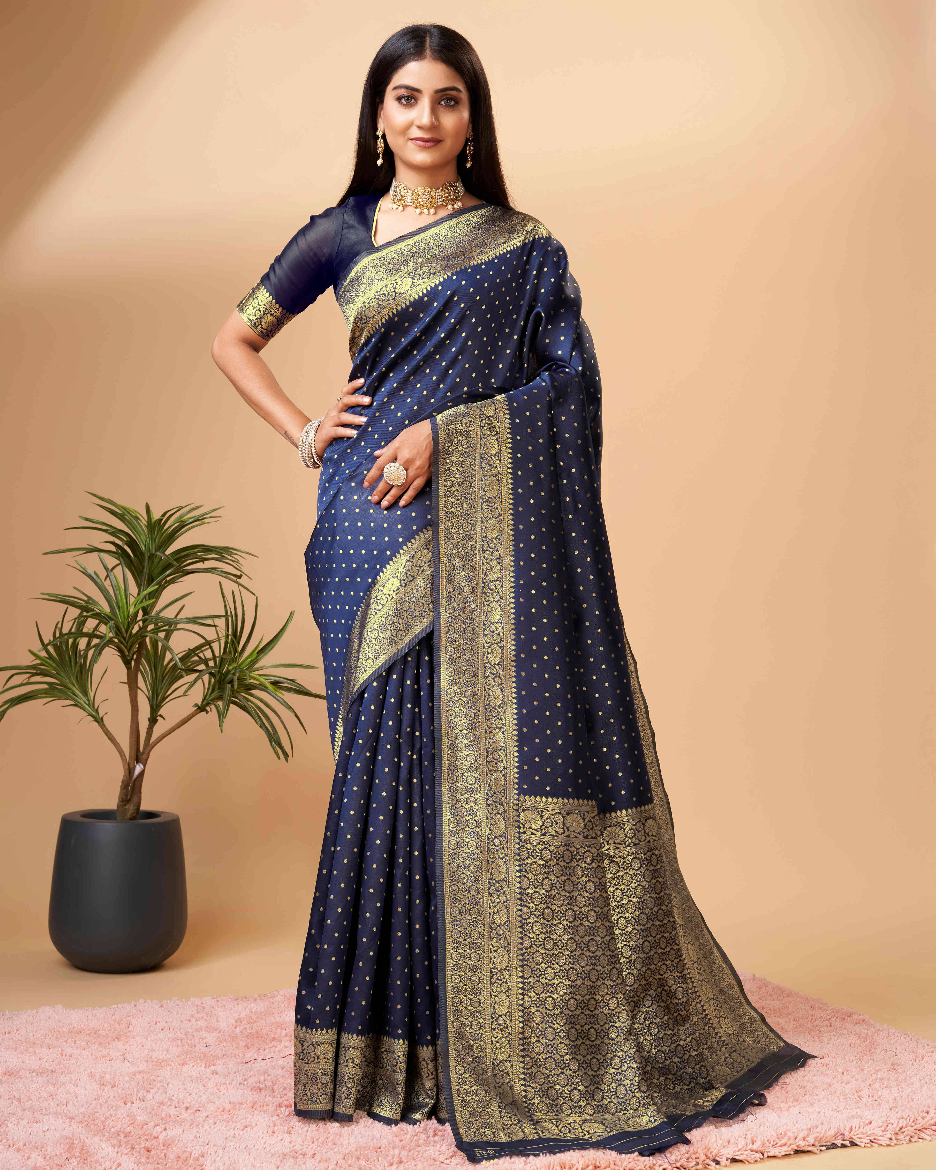    			Pheasant Silk Blend Woven Saree With Unstitched Blouse Piece ( Blue )