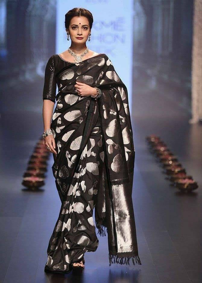     			Pheasant Silk Woven Saree With Unstitched Blouse Piece ( Black )