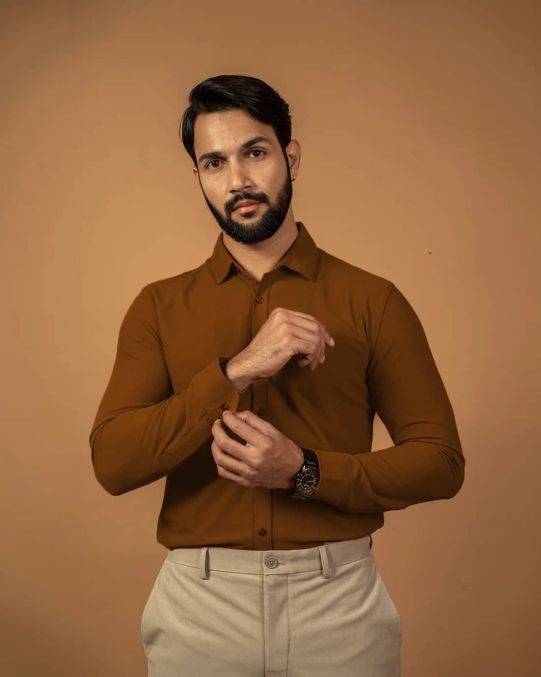     			Vyzer Cotton Blend Regular Fit Solids Full Sleeves Men's Casual Shirt - Brown ( Pack of 1 )