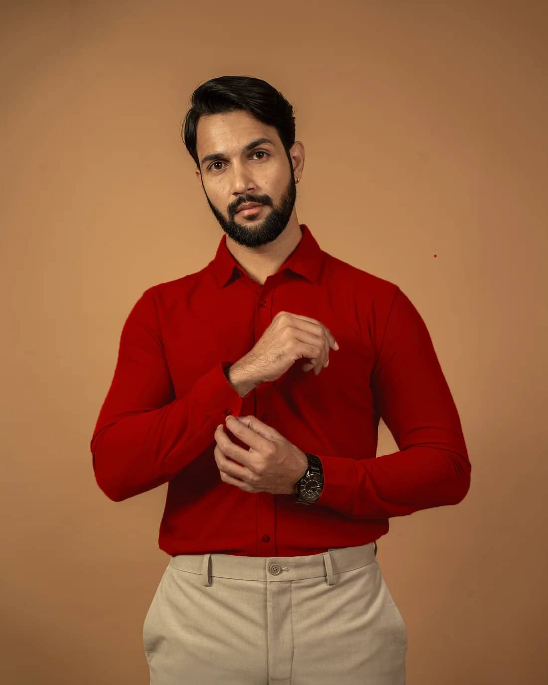 Vyzer Cotton Blend Regular Fit Solids Full Sleeves Men's Casual Shirt - Red ( Pack of 1 ) Vyzer Cotton Blend Regular Fit Solids Full Sleeves Men's Casual Shirt - Red ( Pack of 1 )