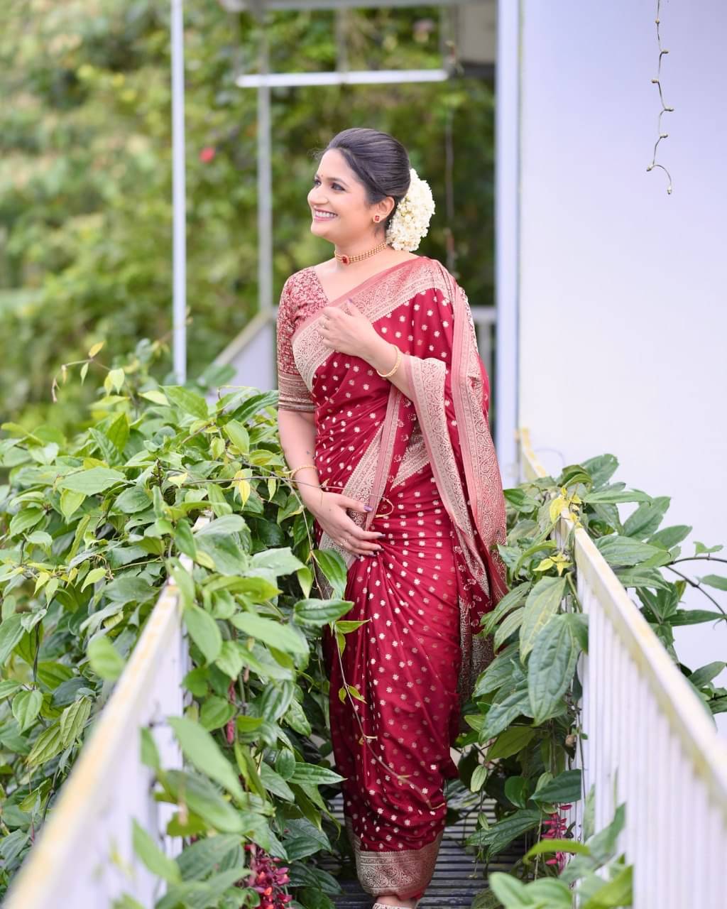 A TO Z CART Banarasi Silk Solid Saree With Unstitched Blouse Piece ( Maroon ) A TO Z CART Banarasi Silk Solid Saree With Unstitched Blouse Piece ( Maroon )