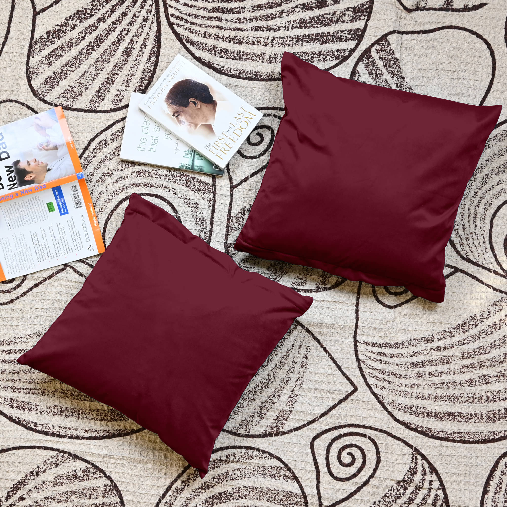     			DIVINE CASA Set of 2 Velvet Solid Square Cushion Cover (40X40)cm - Red