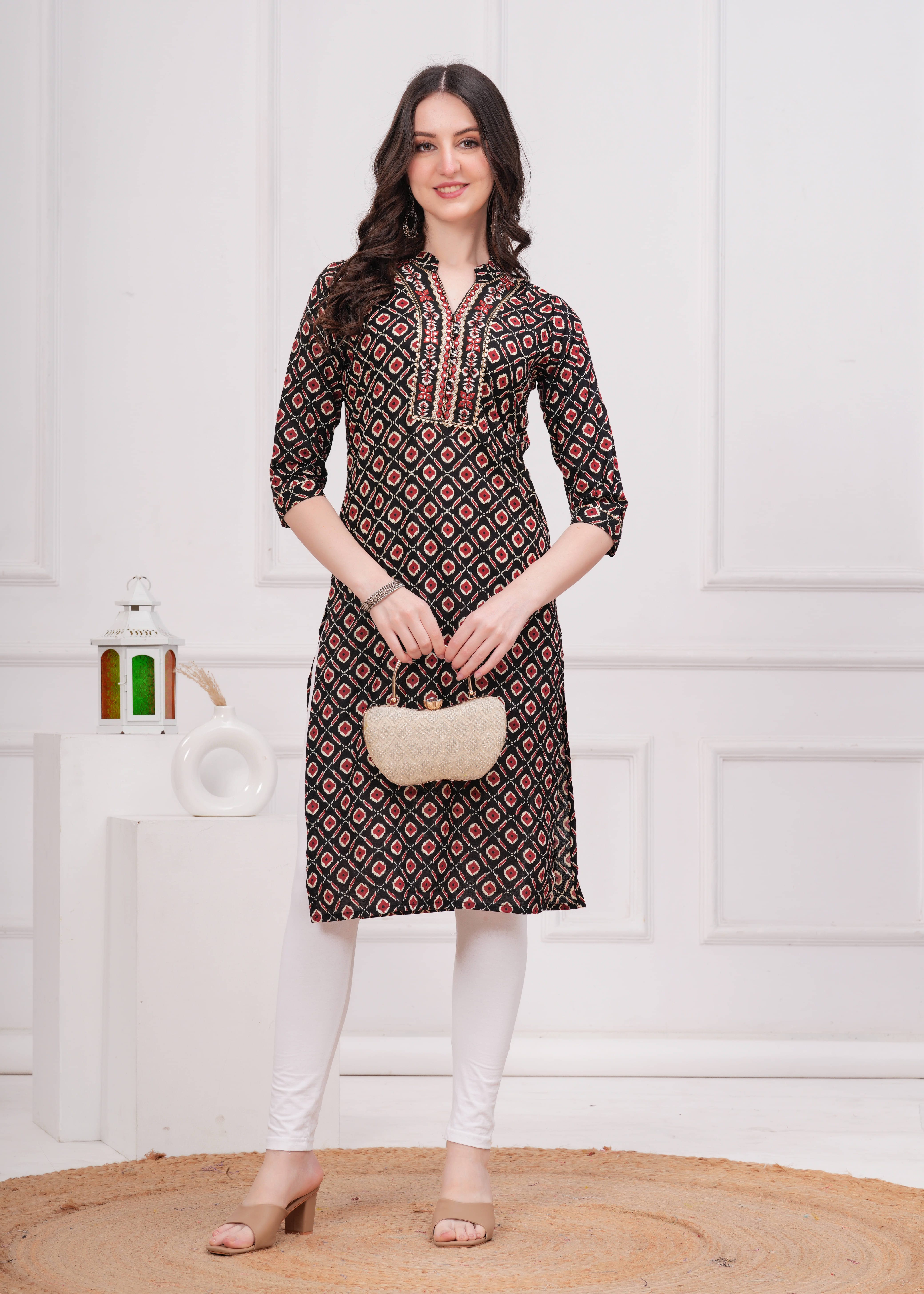     			HIGHLIGHT FASHION EXPORT Pack of 1 Cotton Printed Straight Women's Kurti - ( Black )