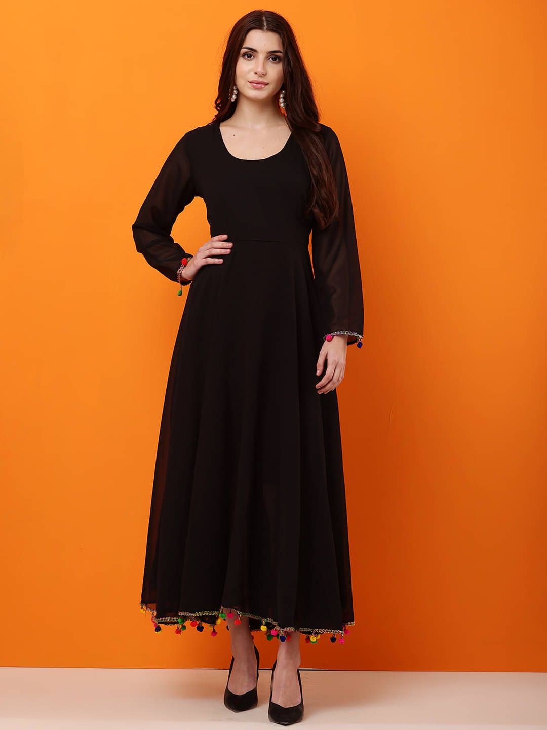     			REAL STYLE Women Georgette Solid Gown ( Black )