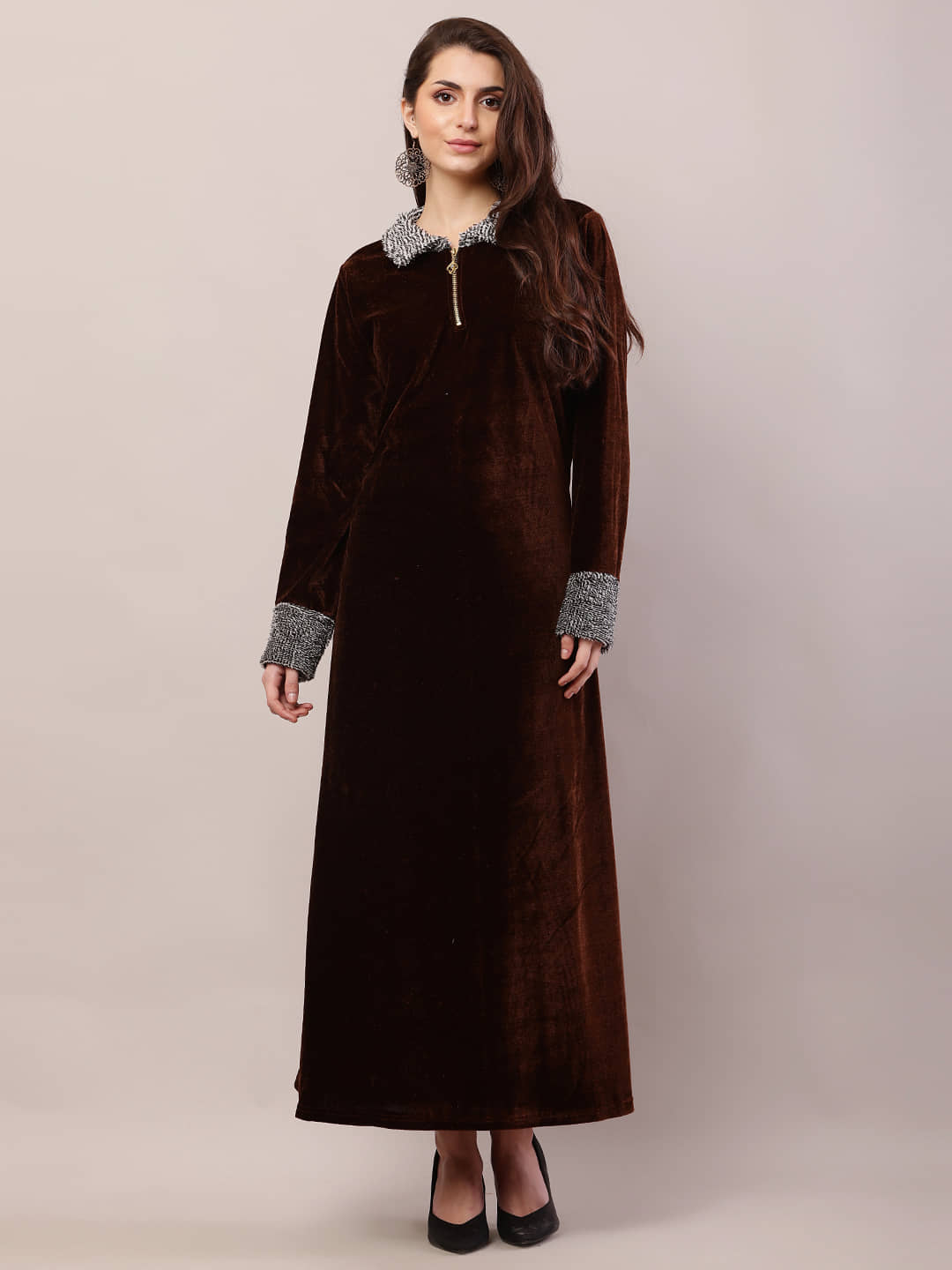 REAL STYLE Women Velvet Solid Gown ( Coffee )