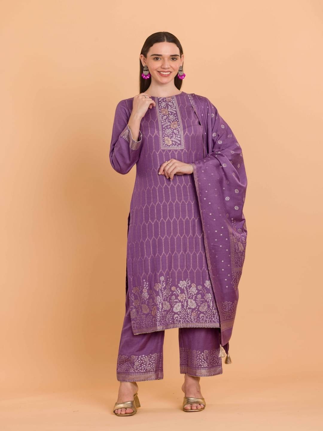 SAFAA Unstitched Woollen Self Design Dress Material - Purple ( Pack of 1 ) SAFAA Unstitched Woollen Self Design Dress Material - Purple ( Pack of 1 )
